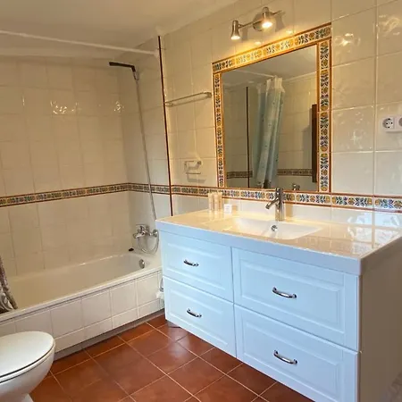 La Casina De Inesita 카다베도